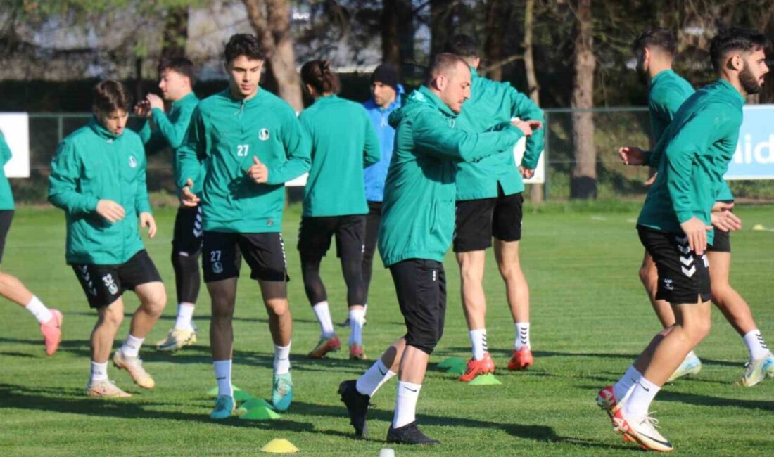 Sakaryaspor, Kocaelispor ile İkincilik Mücadelesine Hazırlanıyor! Sakaryaspor, 31 Mart Pazartesi günü Kocaelispor ile yapacağı derbi karşılaşması