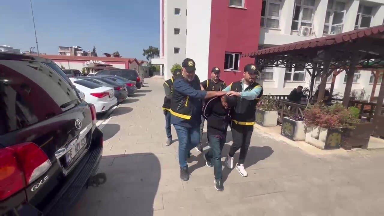 Adana'da C.Ç. ve A.B. isimli iki motosikletli şüpheli, husumetli oldukları