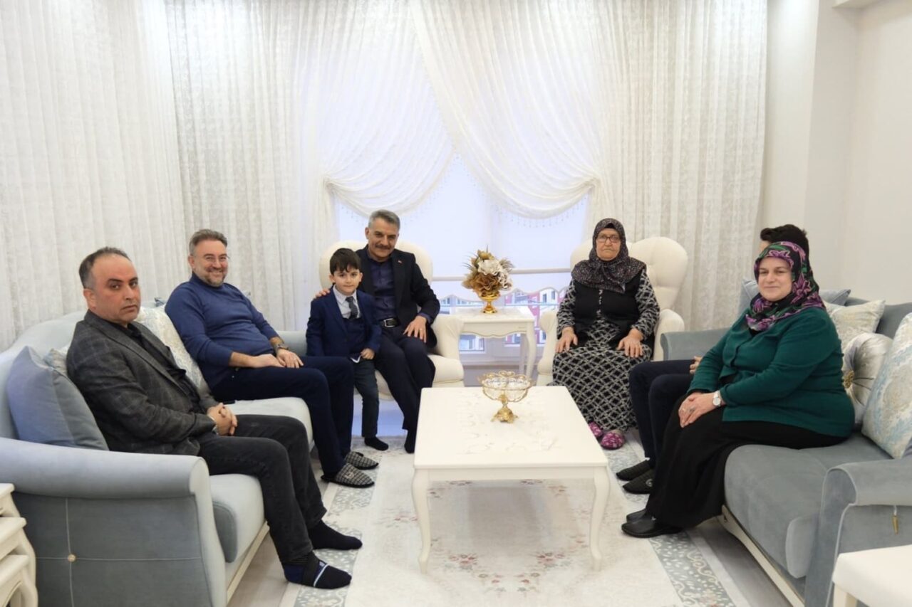 Yozgat'ta Ramazan ayının ilk iftarında şehit ve gazi aileleri, kurum