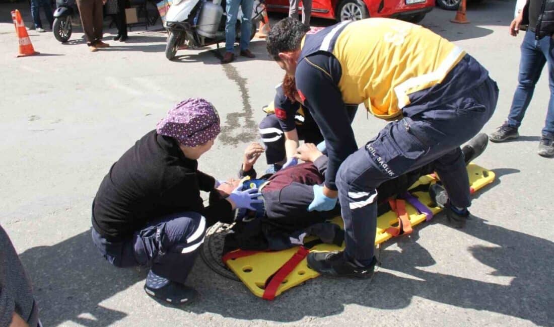 Serik’te Motokuryelerin Çarpıştığı Kazada Bir Kişi Yaralandı, Diğer Sürücü Kaçtı Antalya'nın Serik ilçesinde iki motokuryenin çarpıştığı kazada Halil K. yaralandı.