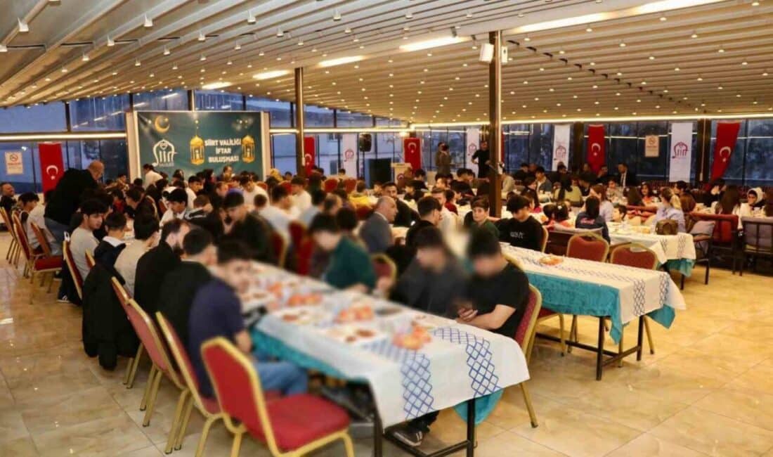 Siirt Valisi Kemal Kızılkaya ve eşi Nurten Kızılkaya, Dünya Yetimler