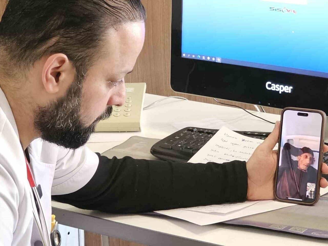 Siirt Eğitim ve Araştırma Hastanesi'nde görevli Çocuk Sağlığı Uzmanı Dr.
