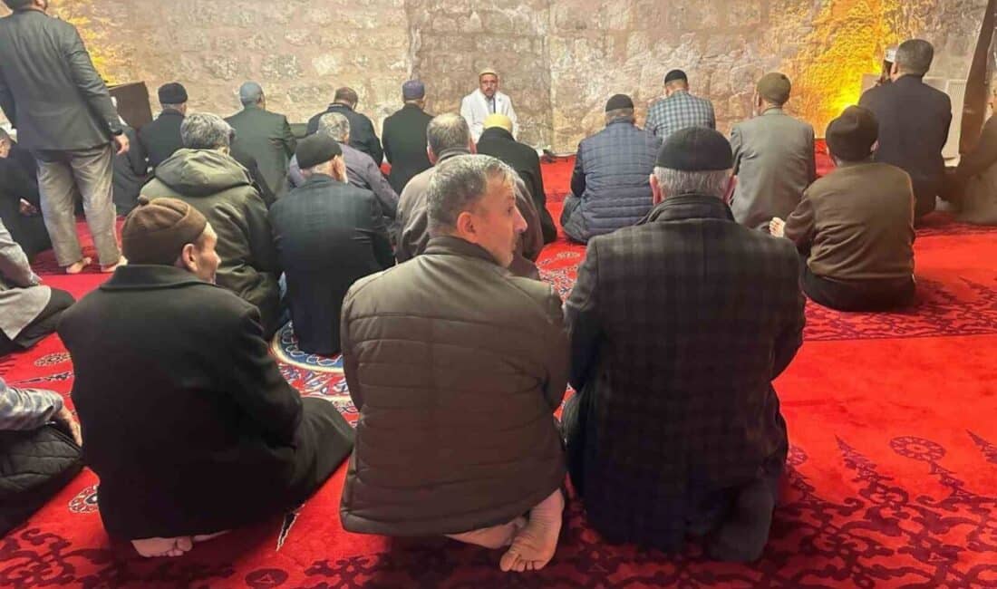 Kardeş Şehir Projesi Kapsamında Müftüler Cami Cemaatleriyle Buluştu Diyanet İşleri Başkanlığı'nın "Kardeş Şehir Projesi" kapsamında Siirt, Diyarbakır ve