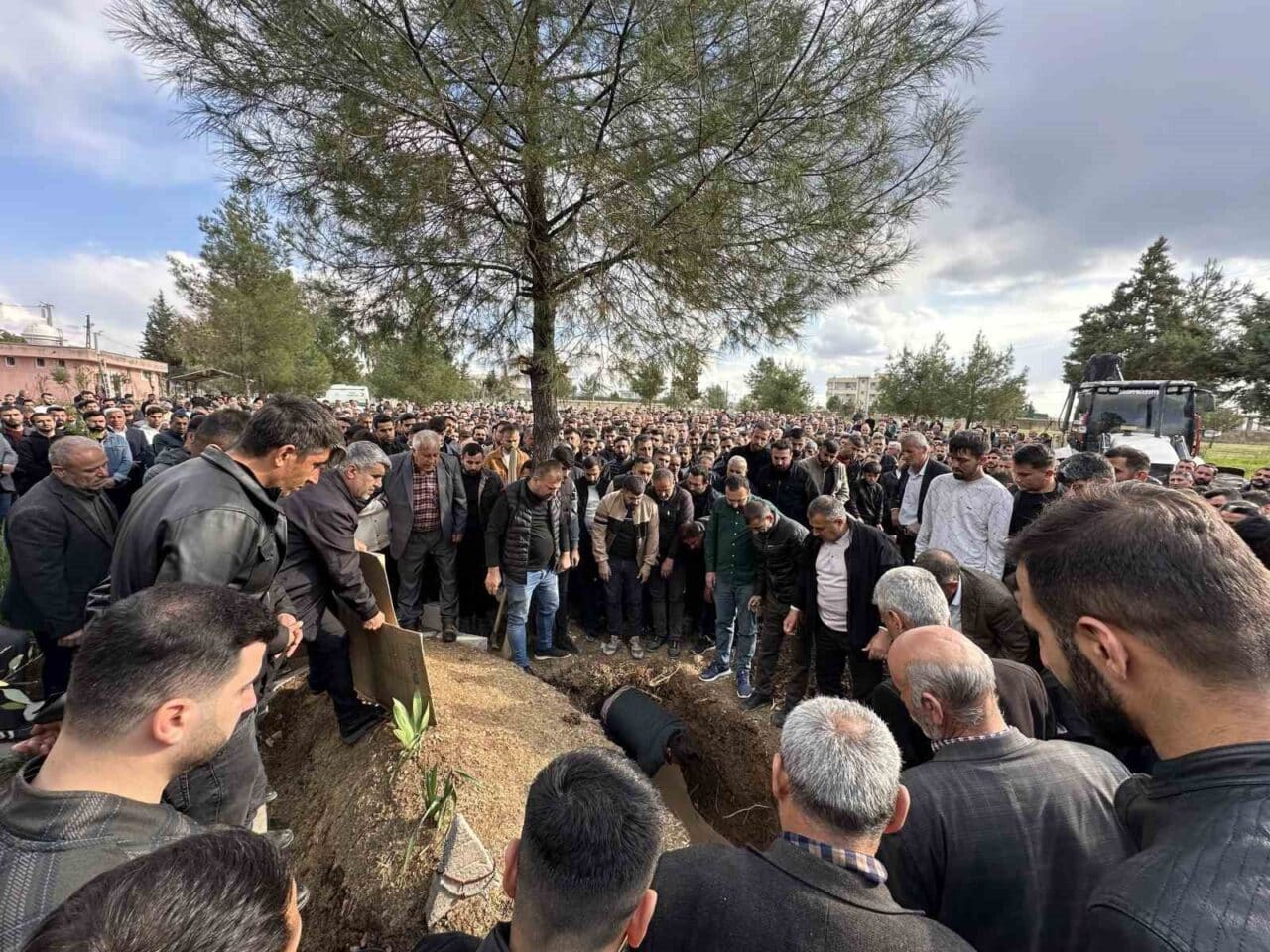 Şırnak'ın Silopi ilçesinde geçirdiği trafik kazasında ağır yaralanan Ahiret Tanrıkolu,