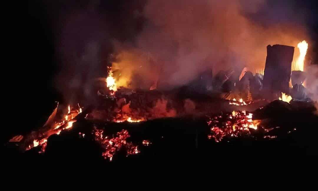 Durağan’da Yangında Bir Yayla Evi Kül Oldu, Can Kaybı Yok Sinop'un Durağan ilçesinde bulunan Ş.L.'ye ait yayla evinde bilinmeyen bir