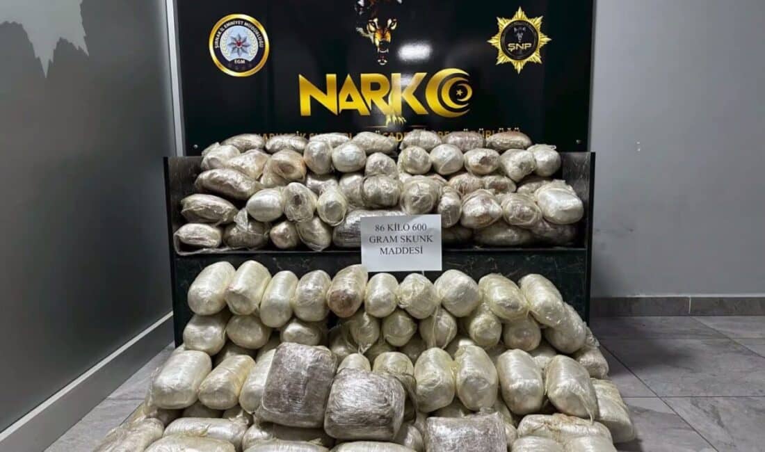 Şırnak’ta 86 kilo 600 gram skunk uyuşturucu ile yakalanan 3 avukat tutuklandı Şırnak'ta 86 kilo 600 gram skunk uyuşturucuyla yakalanan Mardin Barosu'na