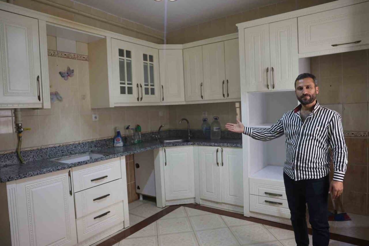 Reyhanlı'da Suriye'deki iç savaştan kaçanların dönüşü, konut kiralarını etkiledi. Emlakçı