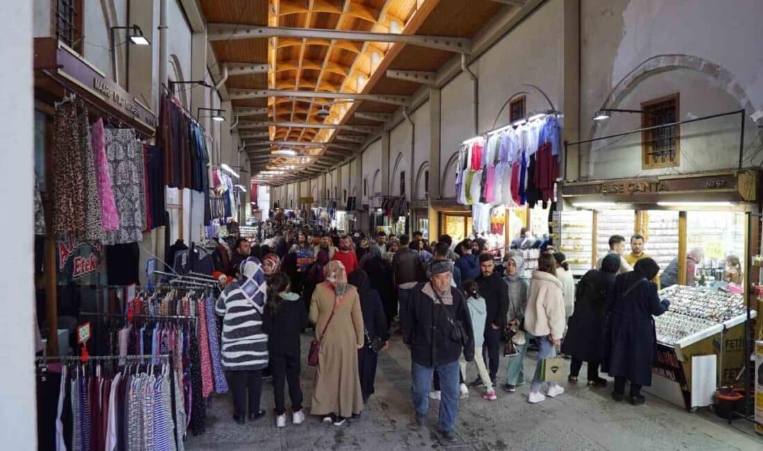 Kahramanmaraş’ta Tarihi Kapalı Çarşı’da Ramazan Bayramı Hazırlıkları Başladı Kahramanmaraş'ın Tarihi Kapalı Çarşısı, 6 Şubat depremlerinin ardından Ramazan Bayramı'nın