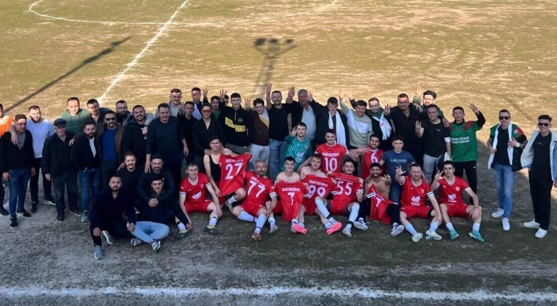 Balıköyspor, Tavşanlı 2. Amatör Küme’de Şampiyonluk Turu Attı! Tavşanlı Balıköy Beldesi’nin futbol takımı Balıköyspor, Tavşanlı 2. Amatör Küme