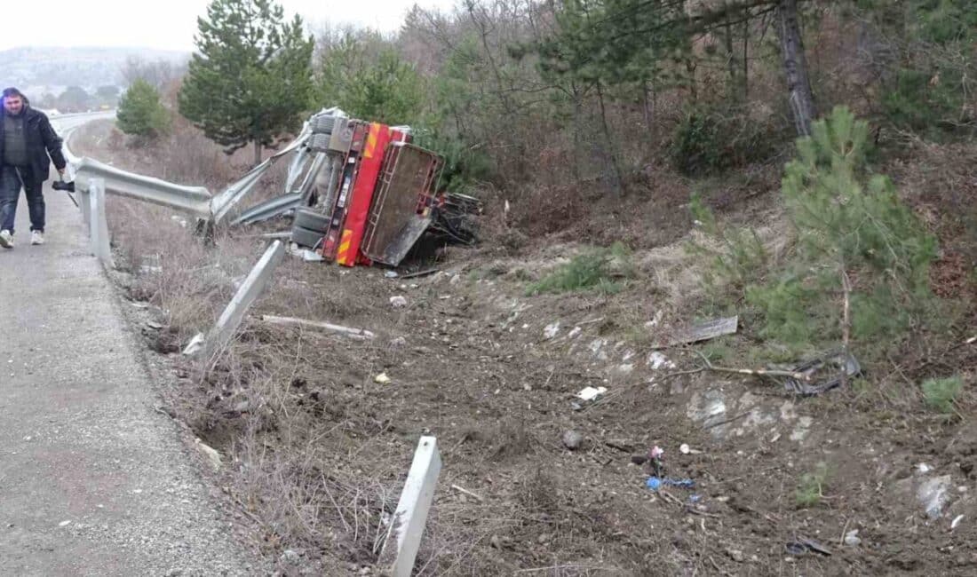 Tavşanlı’da Trafik Kazasında Bir Kişi Yaralandı Kütahya'nın Tavşanlı ilçesinde, Nevzat Y. (54) yönetimindeki çekici direksiyon hakimiyetini