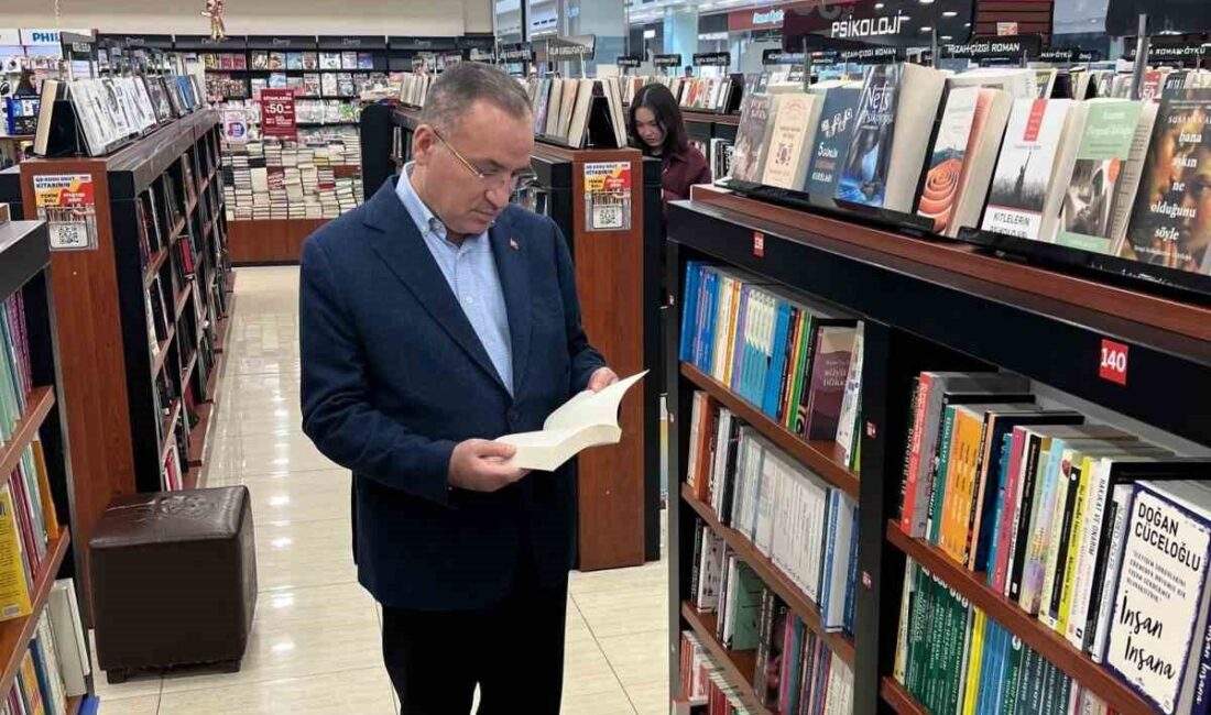 Bekir Bozdağ, D&R Mağazasını Ziyaret Ederek Boykot Çağrısına Tepki Gösterdi TBMM Başkanvekili ve AK Parti Şanlıurfa Milletvekili Bekir Bozdağ, CHP