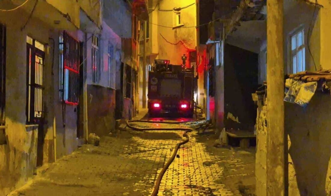 Süleymanpaşa’da Bir Evde Çıkan Yangın, Çevredeki İki Evi Tehdit Etti Tekirdağ'ın Süleymanpaşa ilçesindeki Aydoğdu Mahallesi'nde bir evde çıkan yangın, kısa