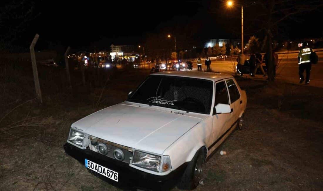 Nevşehir’de Ters Yoldan Giden Motosiklet ile Otomobil Çarpıştı, Sürücü Yaralandı Nevşehir'in Emek Mahallesi'nde, ters şeritte giden motosiklet sürücüsü A.Ö., H.İ.