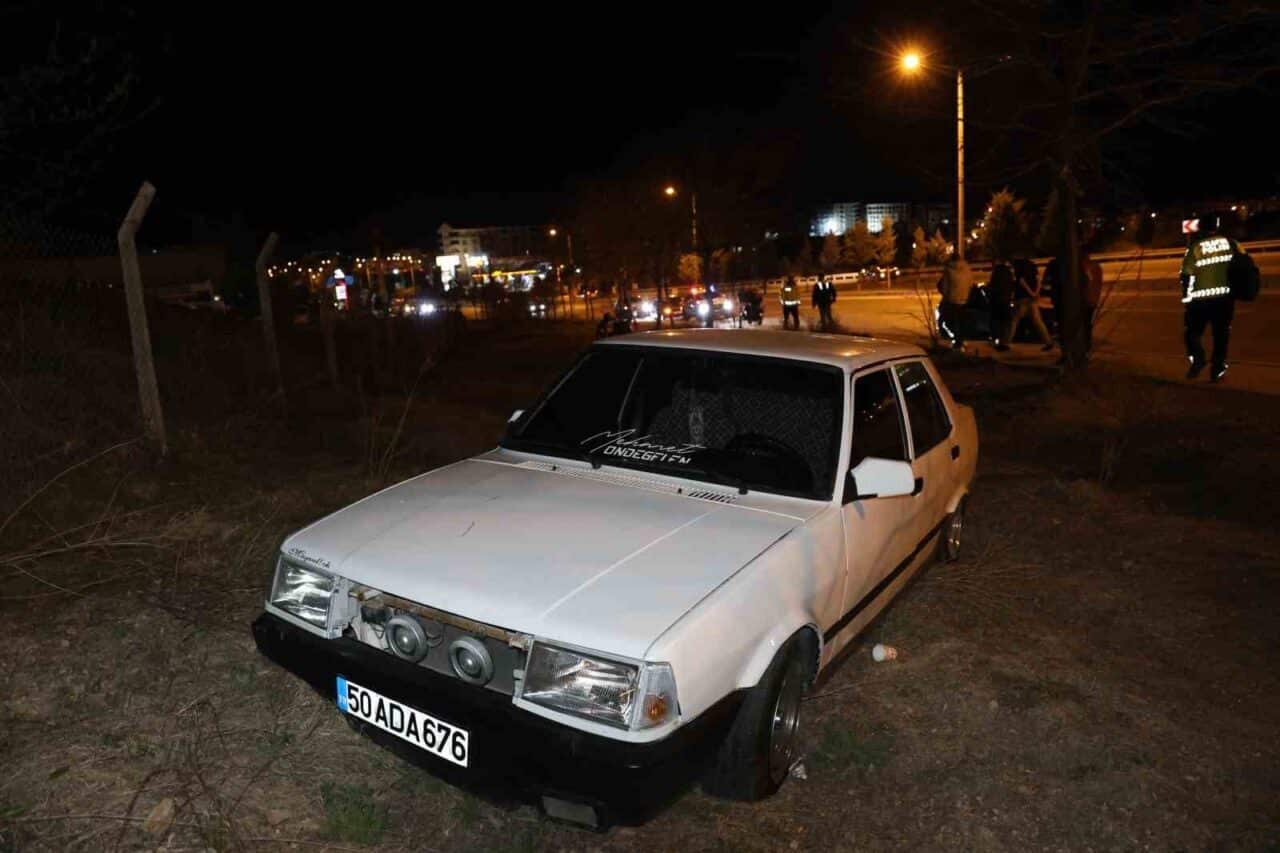 Nevşehir'in Emek Mahallesi'nde, ters şeritte giden motosiklet sürücüsü A.Ö., H.İ.