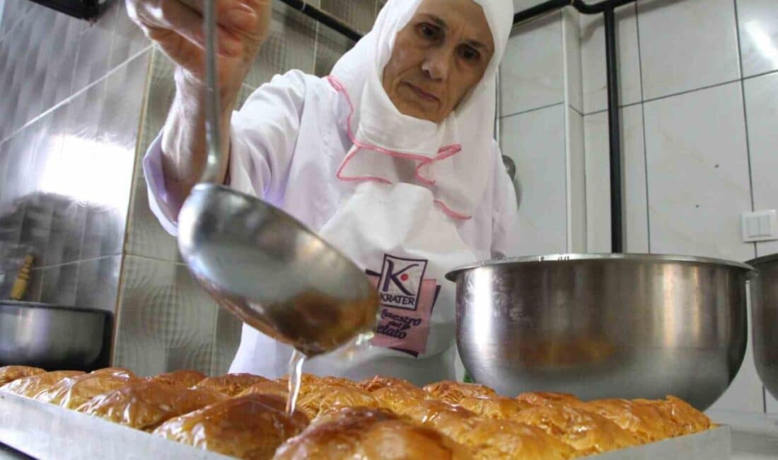 Trabzon'da Ramazan Bayramı yaklaşırken, tatlı imalathanelerinde yoğunluk arttı. Dila Börek