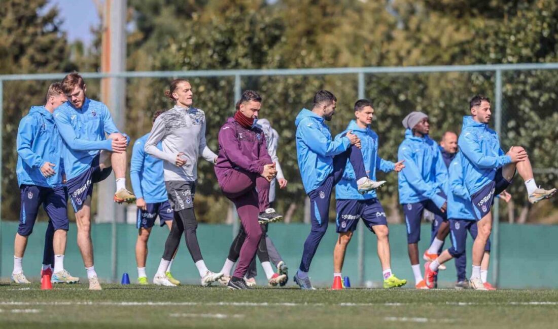 Trabzonspor, Konyaspor Maçına 5 Eksikle Gitti: Sakatlar Kafilede Yer Almadı Trabzonspor, 26. haftada Konyaspor ile oynayacağı maça 5 sakat futbolcusuyla