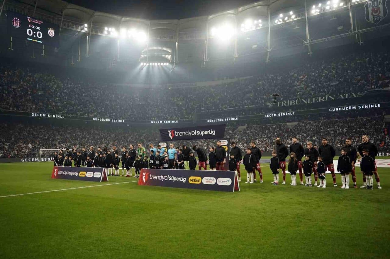 Trendyol Süper Lig 29. haftasında Beşiktaş, Galatasaray'la karşılaşıyor. Maçın ilk