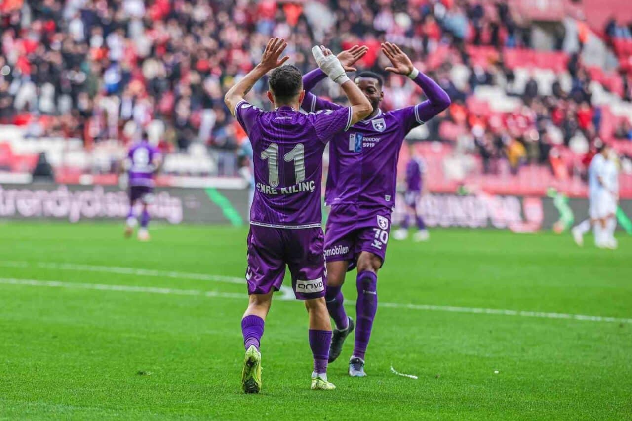 Trendyol Süper Lig'de Eyüpspor, Konyaspor'u 2-1 yenerek önemli bir galibiyet