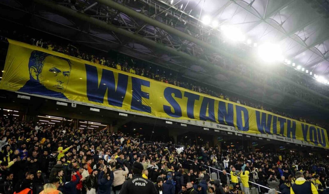 Fenerbahçe, Süper Lig’in 26. haftasında Antalyaspor ile karşı karşıya geldi: İlk 15 dakika 1-0’lık skorla geçildi. Fenerbahçe, Trendyol Süper Lig'in 26. haftasında Antalyaspor ile karşı karşıya