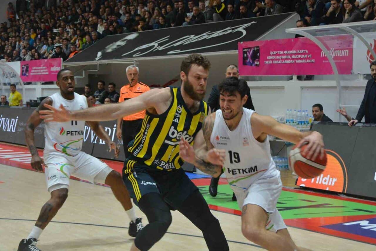Türkiye Sigorta Basketbol Süper Ligi'nde 20. haftada Aliağa Petkimspor, Fenerbahçe'ye