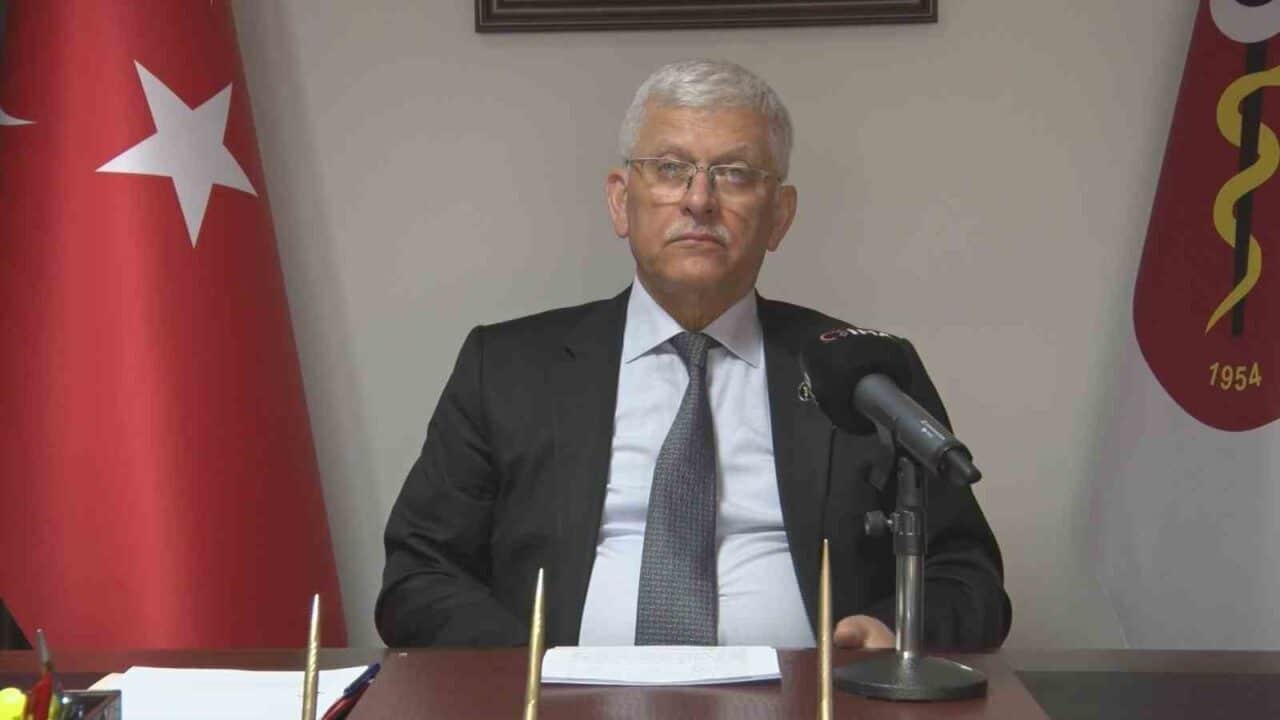 Türk Veteriner Hekimler Birliği Merkez Konseyi Başkanı Ali Eroğlu, Dünya