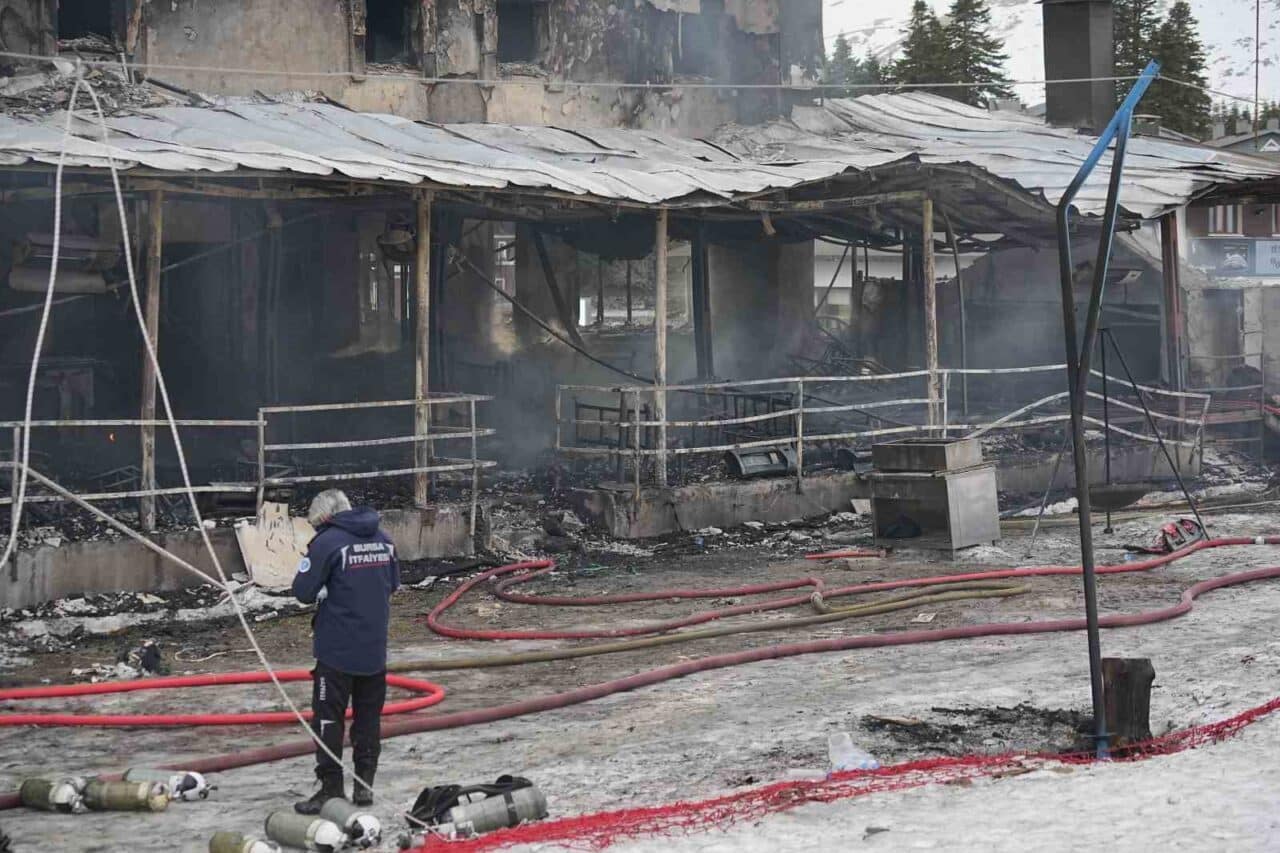Uludağ'daki Kervansaray Otel'de meydana gelen yangında hayatını kaybeden milli kayakçı