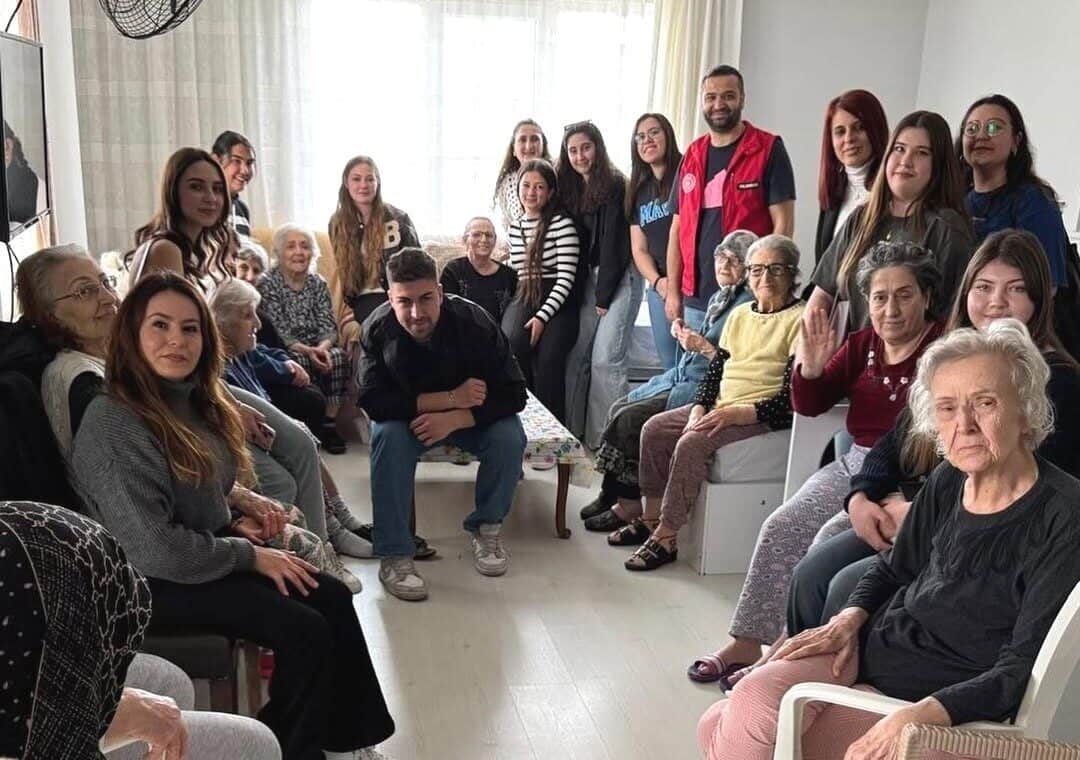 Aydın'ın Köşk ilçesinde, Köşk Meslek Yüksek Okulu öğrencileri, 'Gönüllülük Çalışmaları'