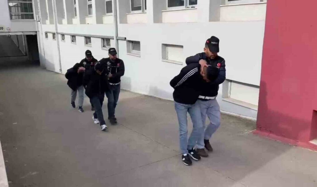 Adana’da Uyuşturucu Satıcılarına Yönelik Operasyon: 57 Şüpheli Yakalandı! Adana'da narkotik ekipleri, 23 Şubat - 1 Mart tarihlerinde düzenlenen
