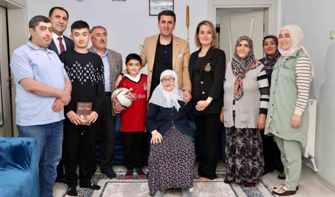 Bilecik Valisi Aygöl, Şahin Ailesi ile Dört Kuşak İftar Sofrasında Buluştu Bilecik Valisi Şefik Aygöl, eşi Nazlı Aygöl ile birlikte Şahin
