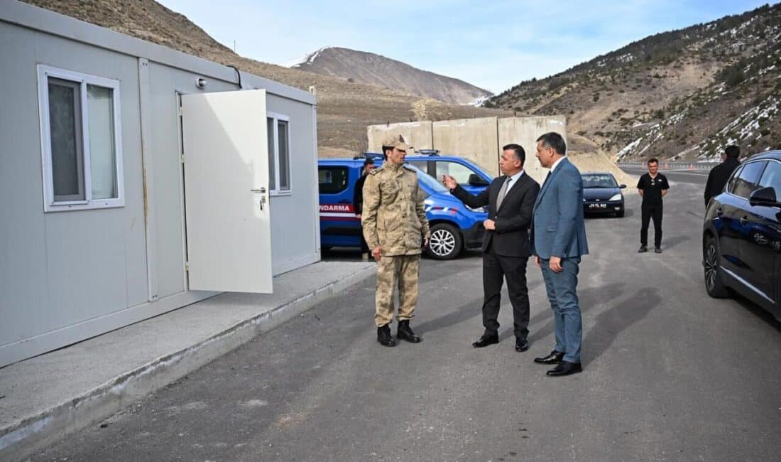 Erzurum Valisi Mustafa Çiftçi, yeni açılan Jandarma Yol Kontrol Noktası’nı inceledi. Erzurum Valisi Mustafa Çiftçi, Tortum ilçesindeki yeni açılan "Jandarma Yol