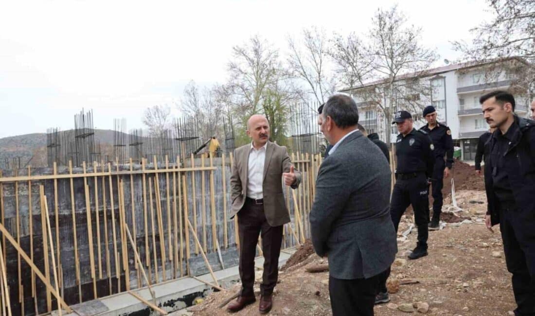 Adıyaman Valisi Osman Varol, Gölbaşı Kaymakamlığı Binası İnşaatını Denetledi Adıyaman Valisi Osman Varol, Gölbaşı'ndaki yeni kaymakamlık binası inşaatını inceledi.