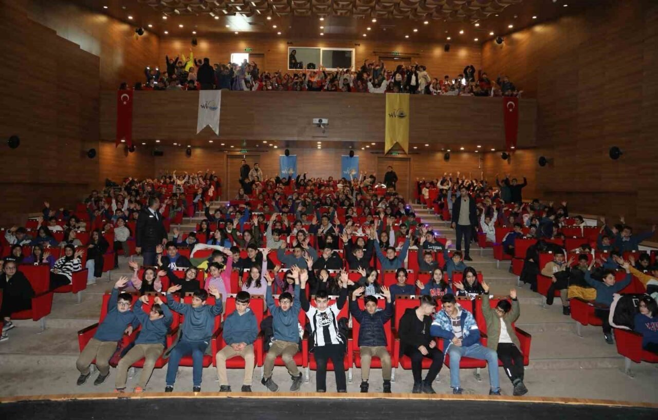 Van Büyükşehir Belediyesi, çocukların kültürel ve sanatsal gelişimlerine katkı sağlamak