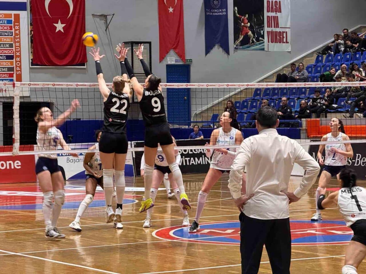 Vodafone Sultanlar Ligi Play-Off 5-8 etabında Aydın Büyükşehir Belediyespor, Mimar