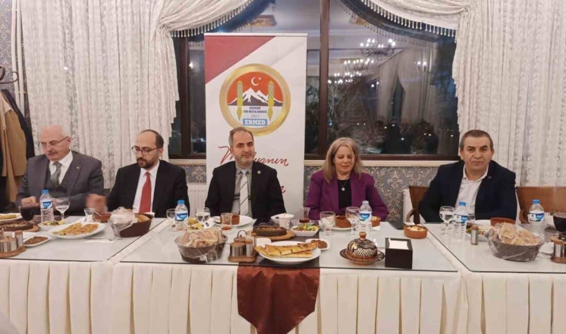 Erzurum’da Yeni Medya Derneği’nin İftar Programı ile Protokol ve STK Temsilcileri Bir Araya Geldi Erzurum Yeni Medya Derneği, Ramazan ayı dolayısıyla kentin protokol üyeleri