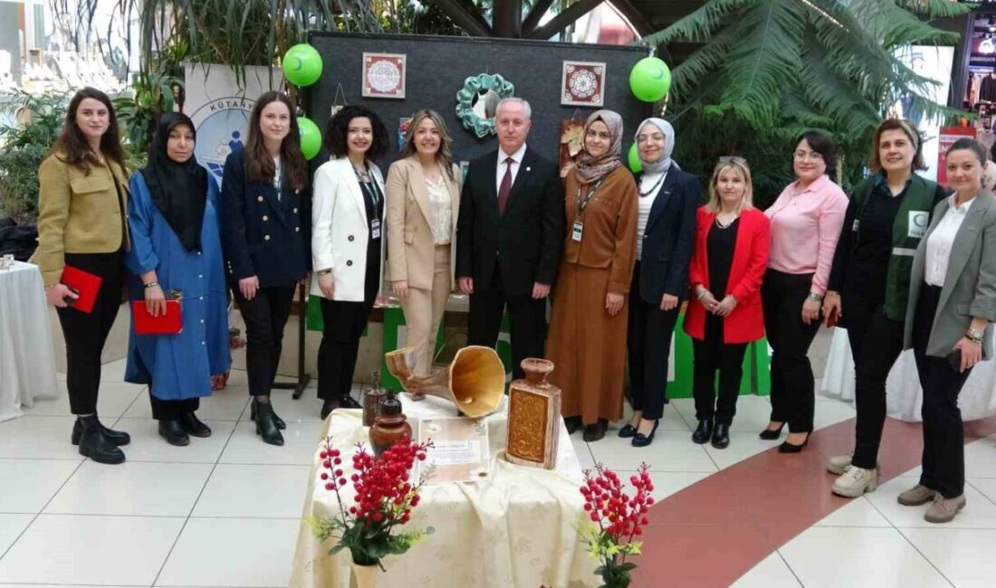 Kütahya’da Yeşilay Haftası’nda YEDAM Danışanlarının Eserleri Sergilendi Kütahya'da 1-8 Mart Yeşilay Haftası etkinlikleri çerçevesinde, Yeşilay Danışmanlık Merkezi