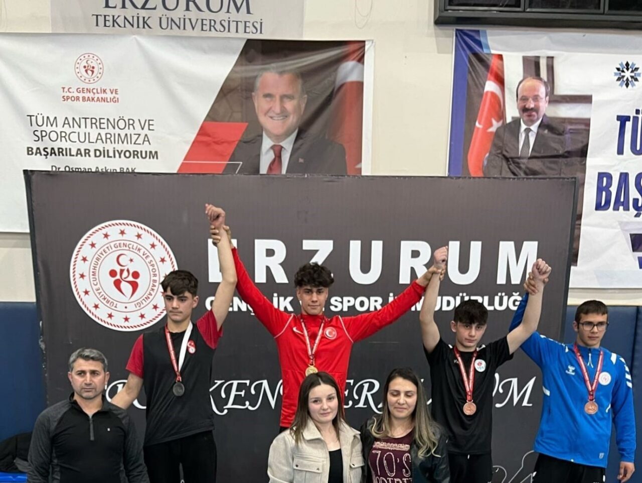 Yunusemre Belediyespor’un güreşçileri, Kütahya ve Erzurum’daki "Türkiye Grekoromen Güreş Grup