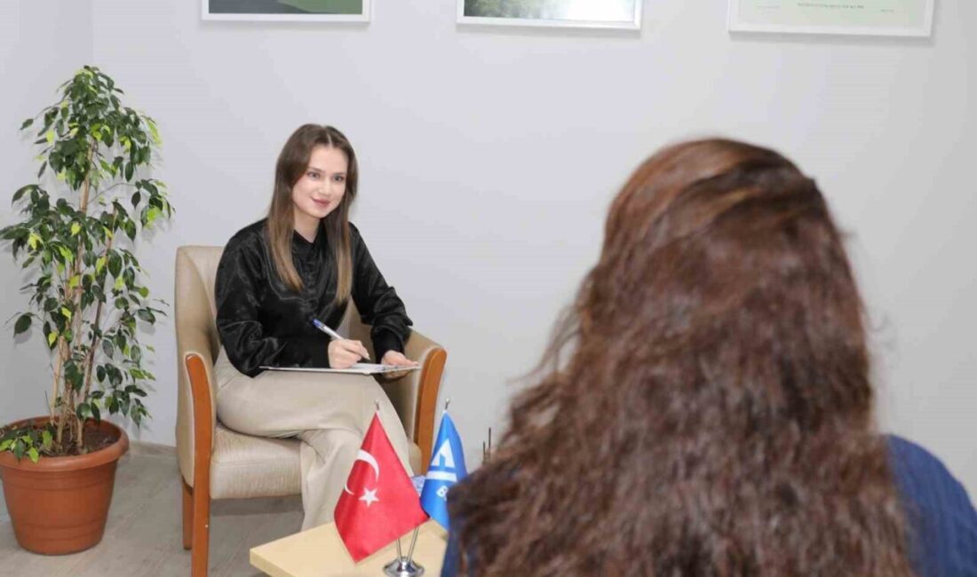 Yüreğir Belediyesi, Uzman Psikologlar ile Vatandaşlara Ücretsiz Psikolojik Destek Sunuyor Adana Yüreğir Belediyesi, vatandaşlara uzman psikologlarla ücretsiz psikolojik destek sunuyor.