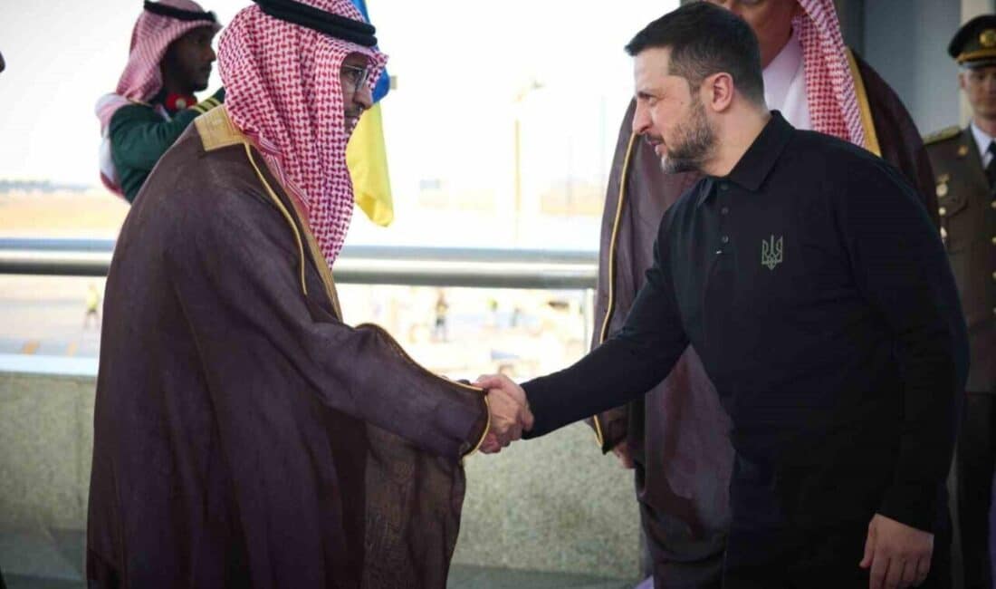 Zelenskiy, Suudi Arabistan Veliaht Prensi ile Cidde’de Buluştu Ukrayna Devlet Başkanı Vladimir Zelenskiy, Cidde'de Suudi Arabistan Veliaht Prensi
