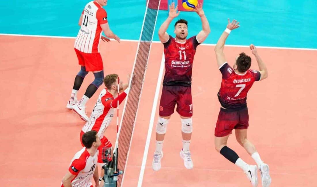 Ziraat Bankkart, 2025 CEV Kupası finalinin ilk maçında Polonya’da Asseco Resovia Rzeszow’u 3-2 mağlup etti. Ziraat Bankkart, 2025 CEV Kupası finalinin ilk maçında Polonya'nın Asseco