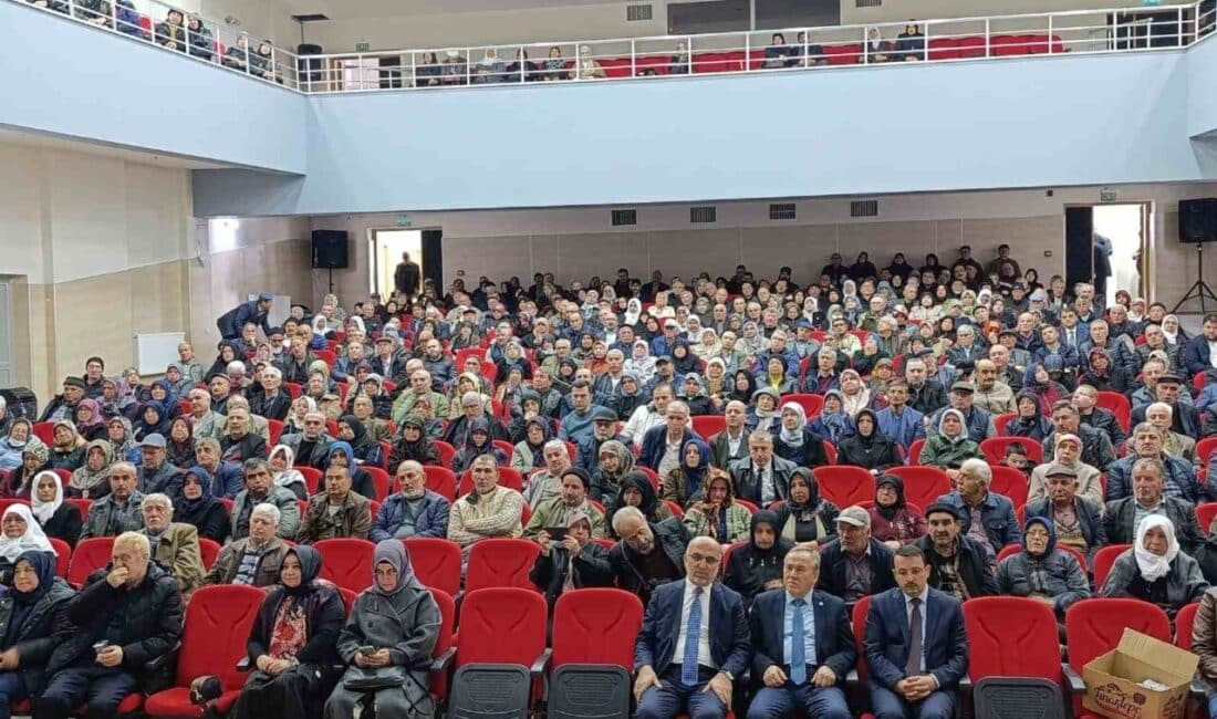 Afyonkarahisar’da Hacı Adaylarına Yönelik İki Aşamalı Eğitim Seminerleri Düzenlendi Afyonkarahisar İl Müftülüğü, 2025'te hac ibadetini yerine getirecek adaylar için