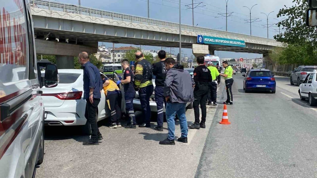 Kocaeli D100 Karayolu'nda meydana gelen zincirleme trafik kazasında G.Ö., F.K.