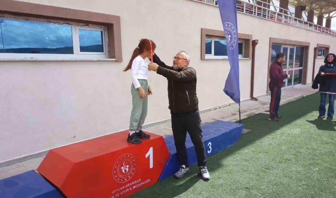 Afyonkarahisar’da “En Hızlılar” Atletizm Müsabakaları Başarıyla Tamamlandı Afyonkarahisar'da düzenlenen "Afyonkarahisar’ın En Hızlıları" atletizm müsabakaları, Kocatepe Spor Kompleksi'nde
