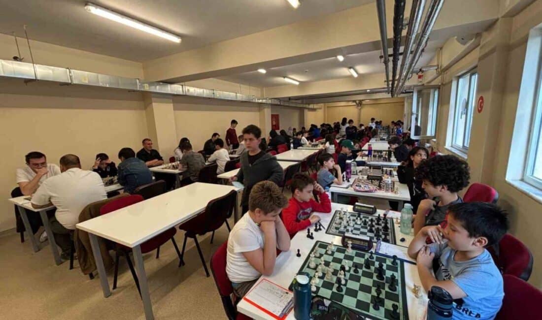 23 Nisan Kutlamaları Kapsamında Gerçekleşen Satranç Turnuvası, Çiğiltepe Spor Salonu’nda Sonuçlandı 23 Nisan Ulusal Egemenlik ve Çocuk Bayramı dolayısıyla gerçekleştirilen Satranç