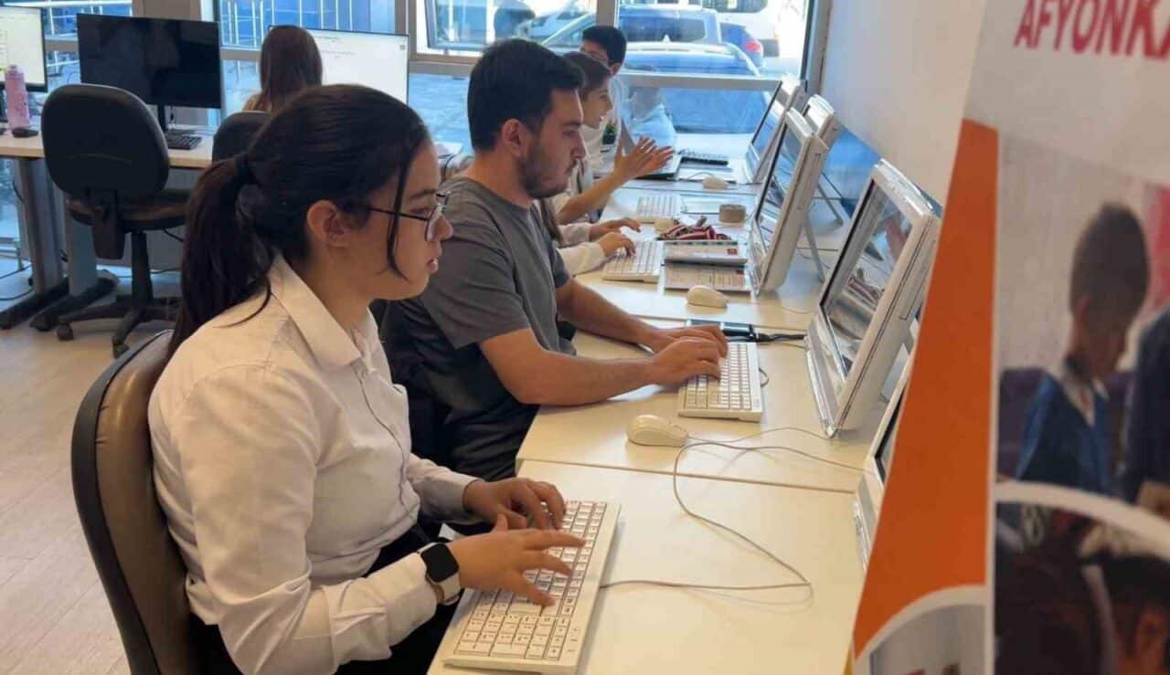22. İhsan Yener Türkiye İnternet Bilgisayar Klavye Şampiyonası’nda Afyonkarahisar, 876