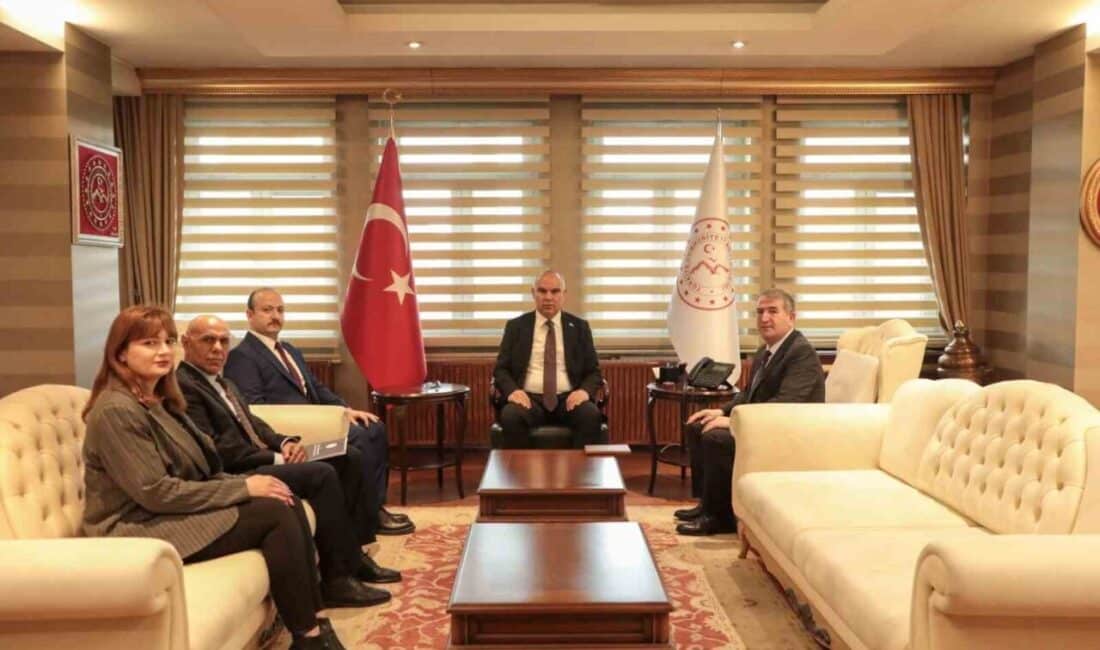 Ağrı Valisi Mustafa Koç, Kütüphane Haftası etkinlikleri çerçevesinde İl Kültür ve Turizm Müdürü ile bir araya geldi Ağrı Valisi Mustafa Koç, Kütüphane Haftası etkinlikleri çerçevesinde İl Kültür
