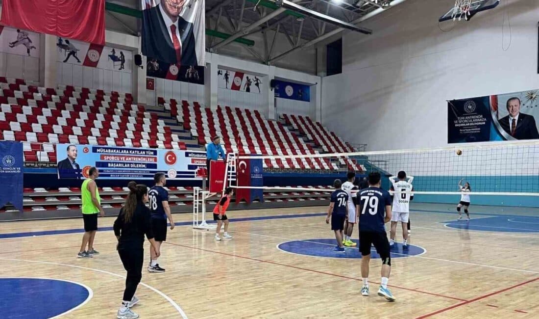 Ağrı’da Büyük Voleybol Turnuvası Coşkulu Başlangıç Yaptı! Ağrı'da voleybol tutkunlarının beklediği büyük turnuva, coşku dolu bir başlangıç