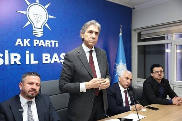 AK Parti Genel Başkan Yardımcısı Mustafa Demir, Balıkesir'deki programında yerel