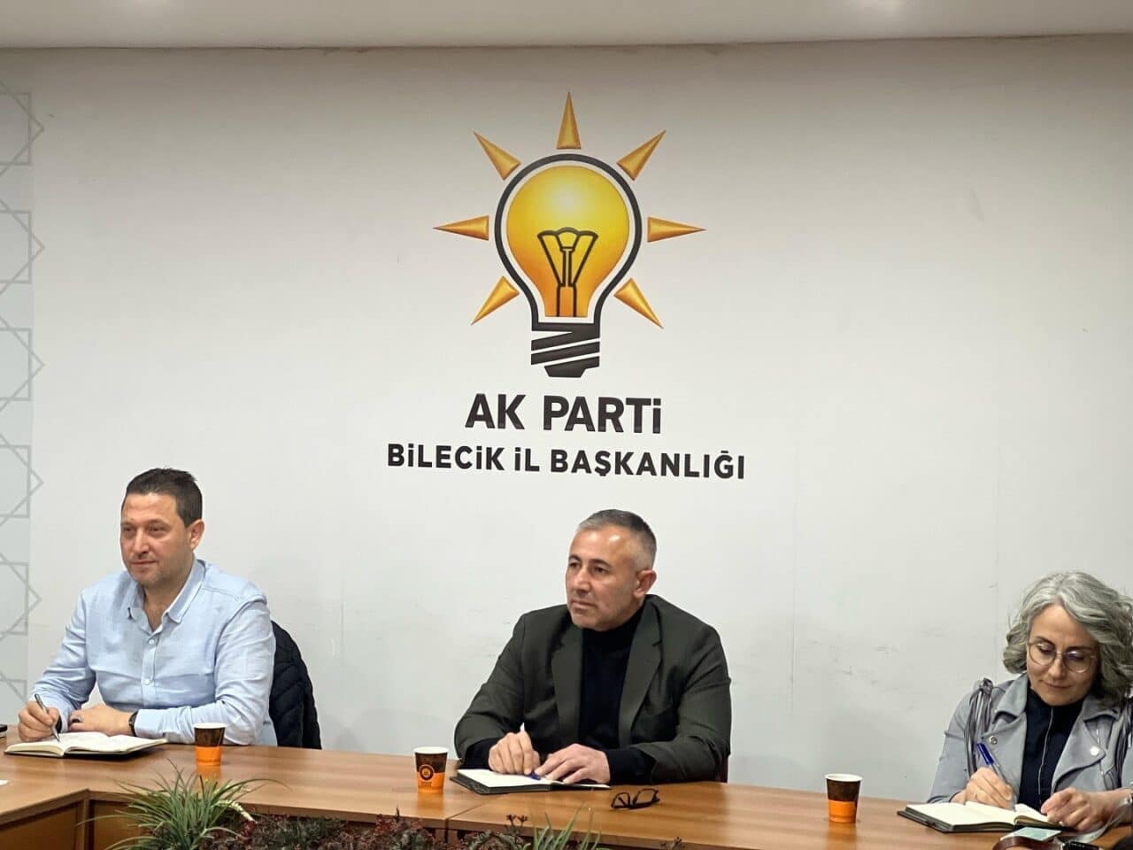 AK Parti Bilecik İl Başkanı Serkan Yıldırım'ın liderliğindeki İl Yönetim