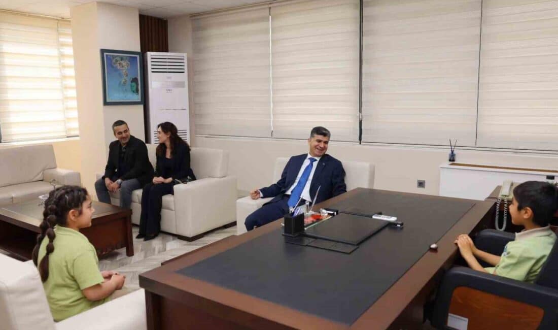Akdeniz Kaymakamı ve Belediye Başkan Vekili Zeyit Şener, 23 Nisan'da