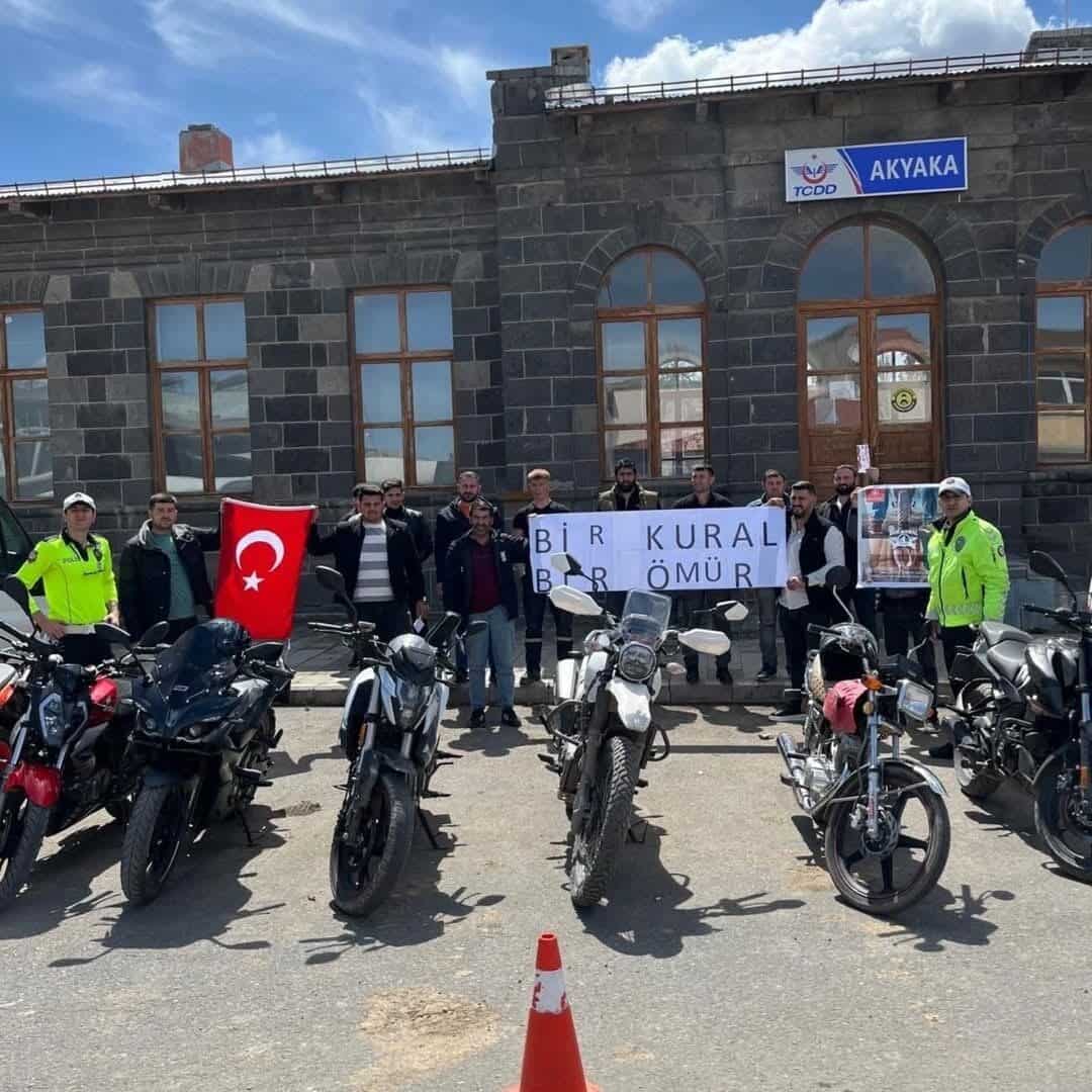 Kars'ın Akyaka ilçesinde, İlçe Emniyet Amirliği tarafından "Bir Kural Bir